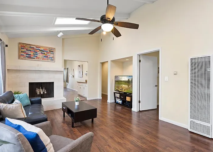 Pacific Paradise - Large Patio, Hot Tub, Short Walk To Beach, & Parking