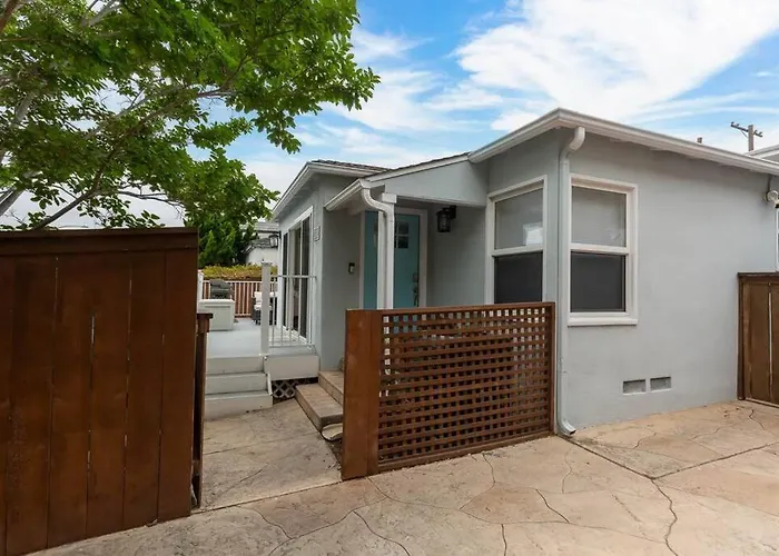 Beach House In The Heart Of Pb