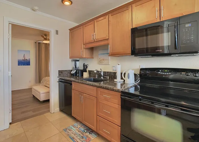 Ocean, Bay, Downtown, And City View Condo, Few Steps From The Ocean