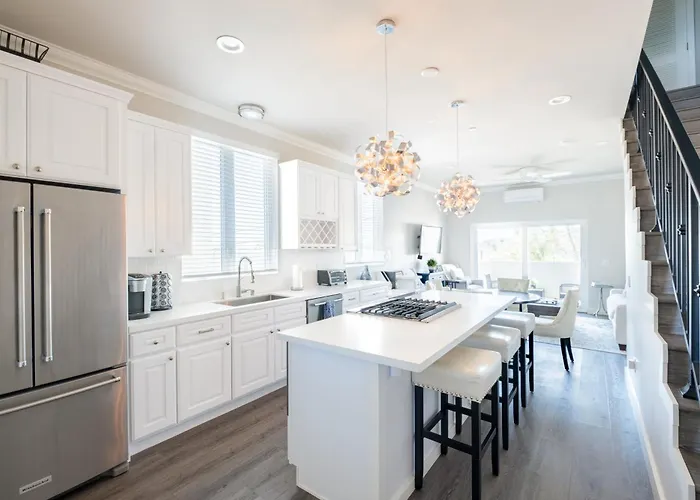 4048 Stylish Condo In Hillcrest Mission Hills
